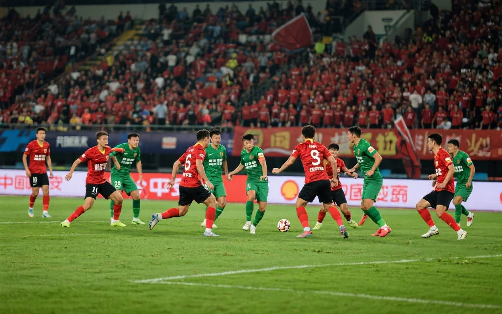 中超联赛冠军争夺与保级形势解析：本土球员与外援共同闪耀